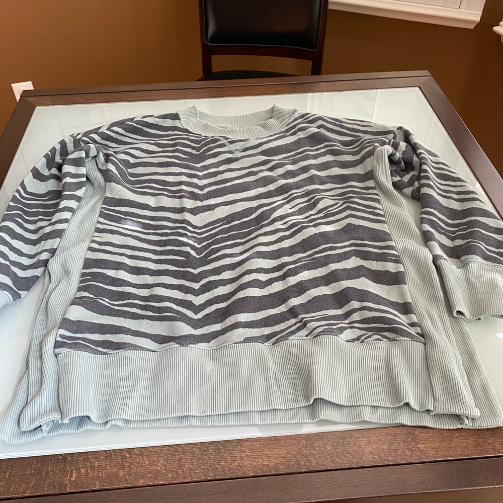 Aerie tiger sweatshirt size small